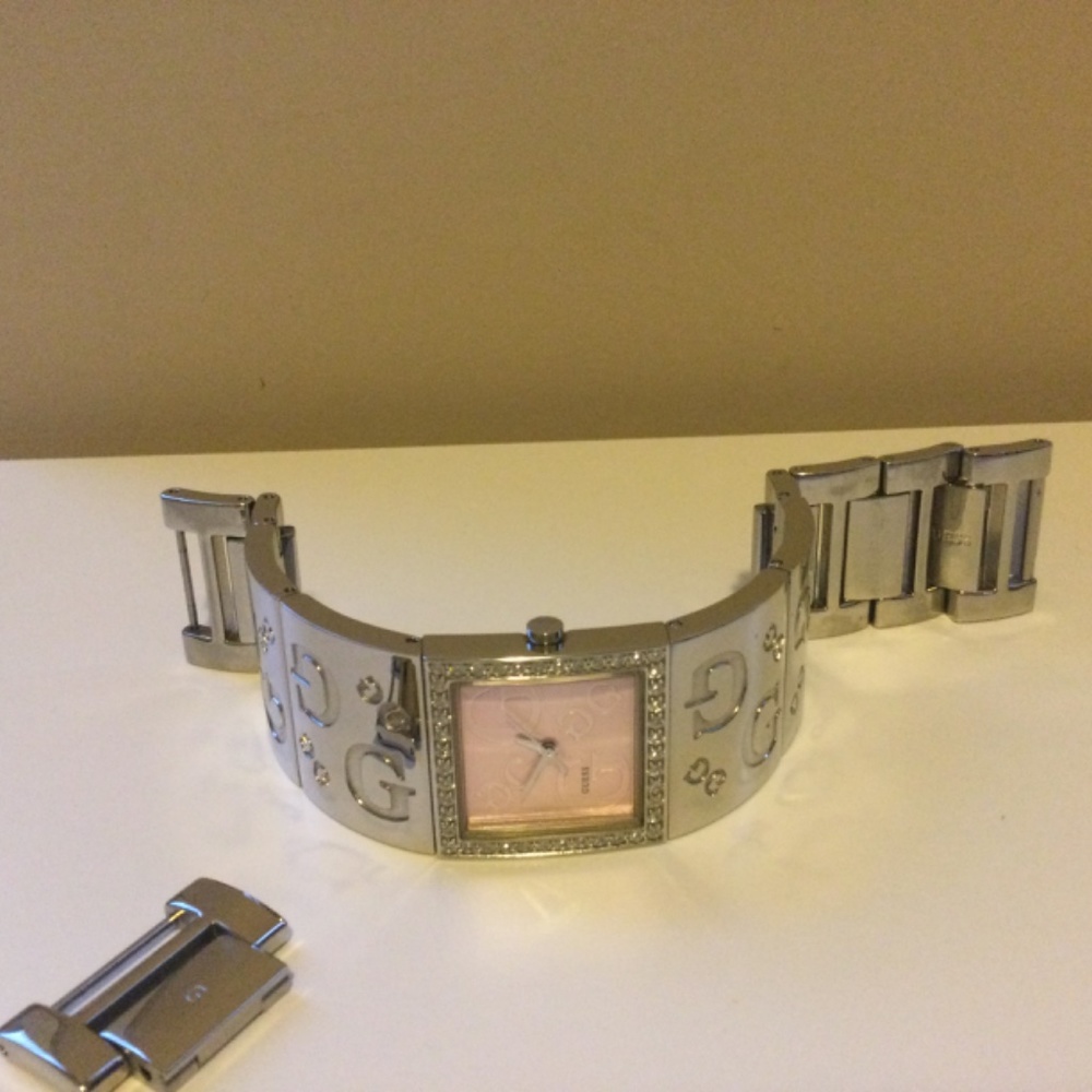 Guess cuff watch - Picture 2 of 3